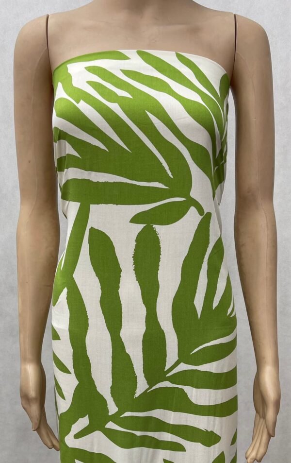Tropical Leaf Patterned 45s Yarn 100% Rayon Fabric