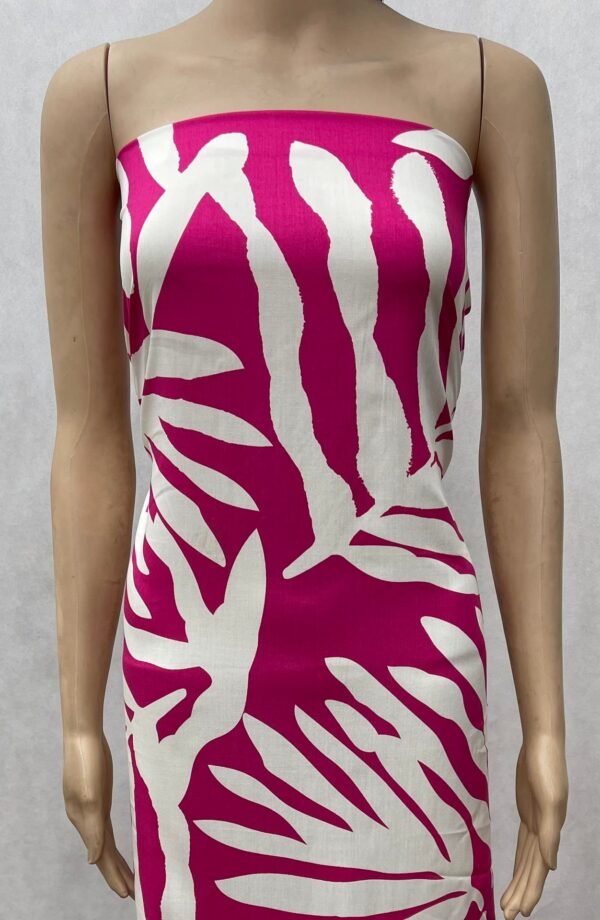 Tropical Leaf Patterned 45s Yarn 100% Rayon Fabric