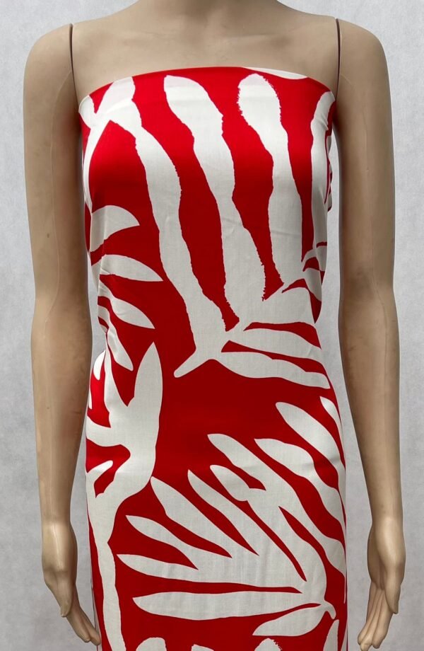 Tropical Leaf Patterned 45s Yarn 100% Rayon Fabric