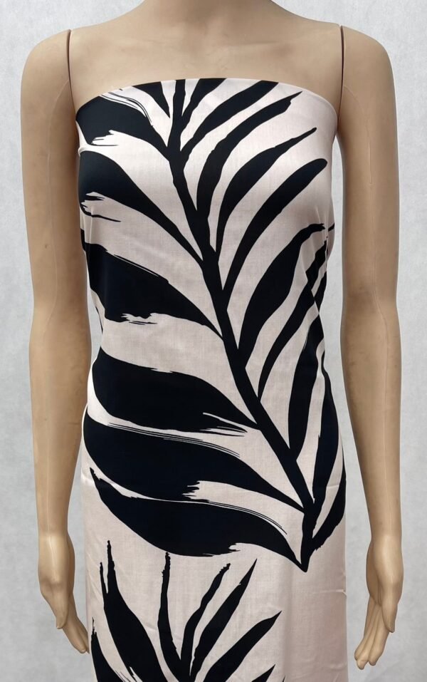 Minimalist Bold Leaf Print 45s Yarn 100% Rayon Fabric Sustainable Clothing Material HL-491800