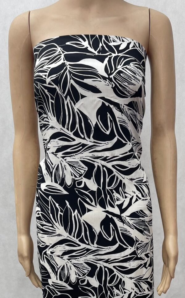 Tropical palm print 45s yarn 100% Rayon fabric