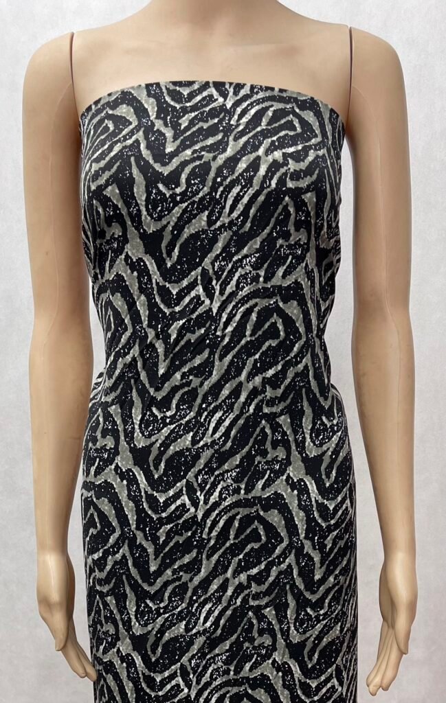 HL-P323 Polyester Broken Twill Printed Fabric - Image 3