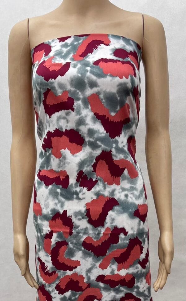 Colored Leopard Print 45s Yarn 100% Rayon Fabric
