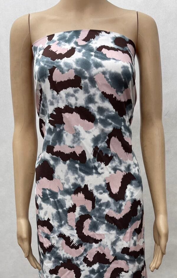 Colored Leopard Print 45s Yarn 100% Rayon Fabric