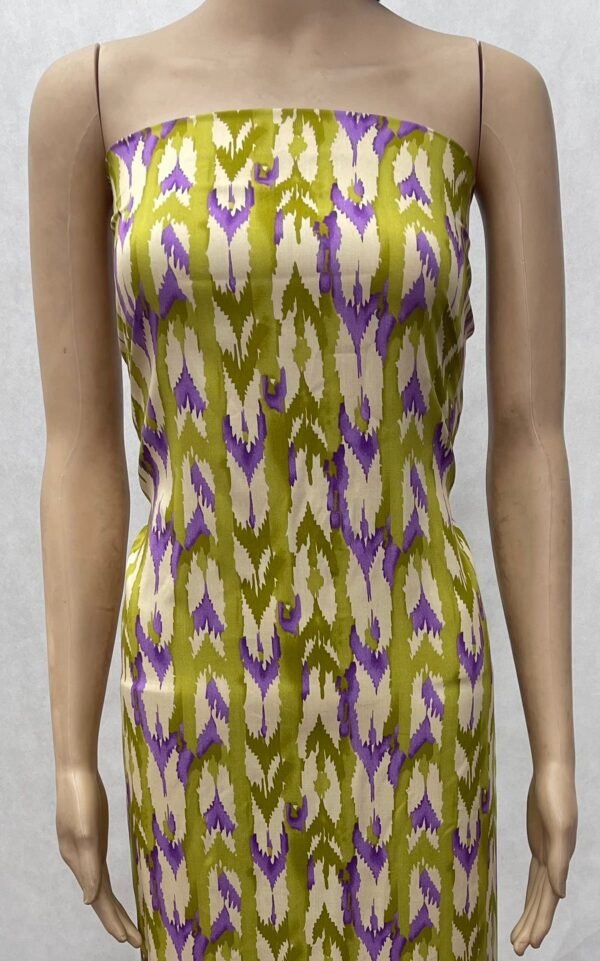 Geometric Motifs Print 45s Yarn 100% Rayon Fabric HL-491789